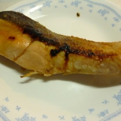 昨日の夕飯にいただきました。
外はカリっと中の身はふんわり焼けてとっても美味しかったです*＾＾*鮭が旬の今、沢山ムニエル作りたいと思います☆ごちそうさまです！